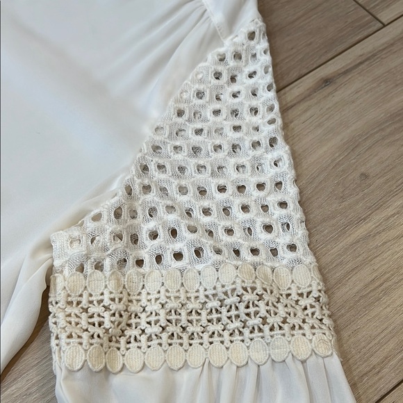 LOFT Elegant Cream Women's Top with Lace Sleeves - Picture 5 of 8